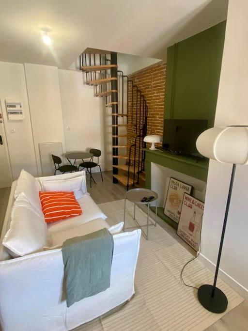 Le 23, Cocon Dans Le Centre Historique Apartment Montauban Bagian luar foto